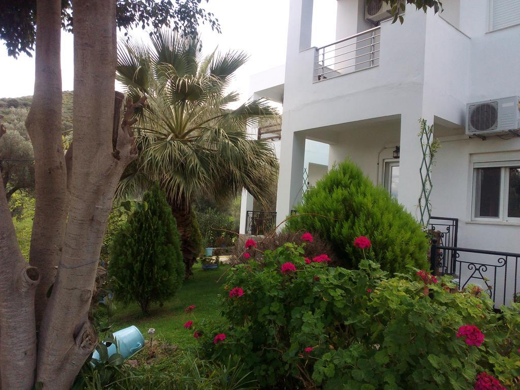 Korfes Apartments Kamilari Exterior foto